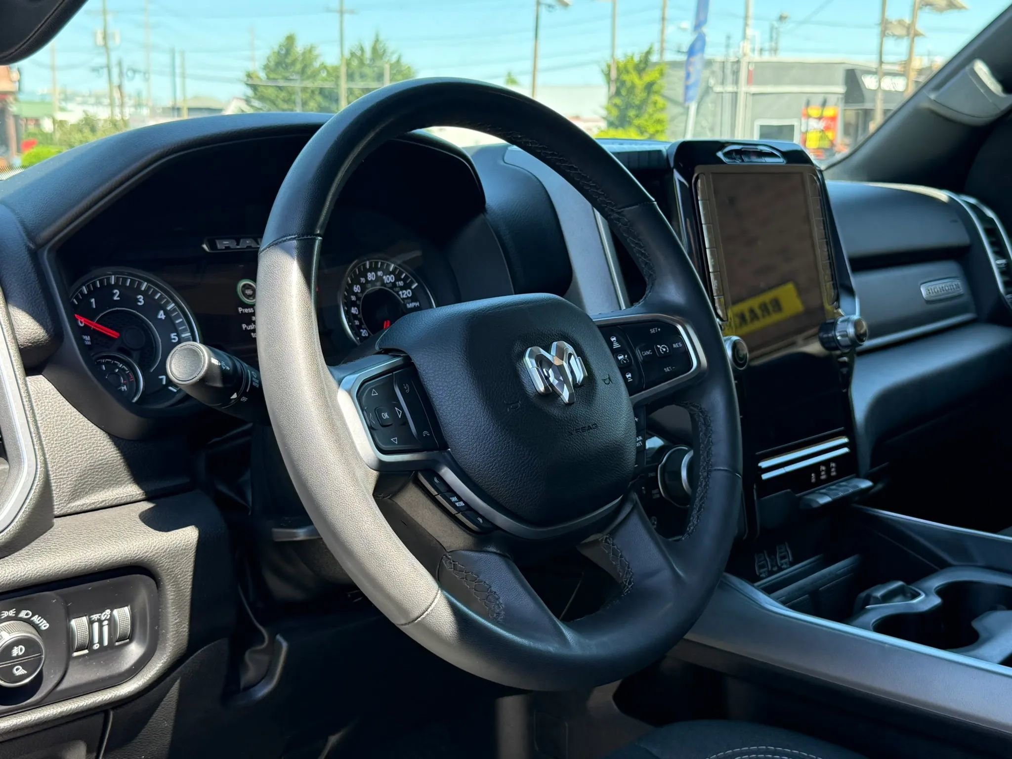 Used 2025 RAM 1500 Big Horn AWD/4WD image 9