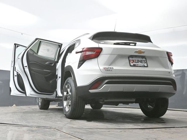 New 2026 Chevrolet Trax LT w/ Driver Confidence Package image 70