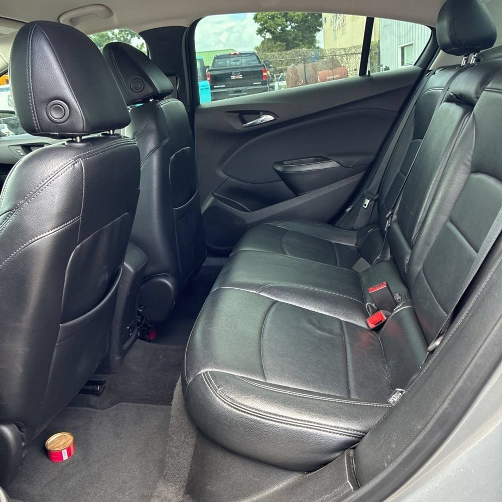 Used 2018 Chevrolet Cruze LT w/ Convenience Package FWD image 12