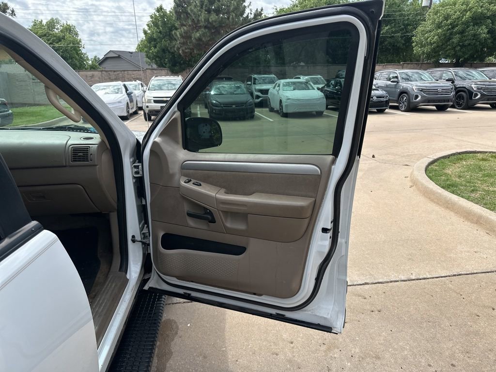 Used 2003 Ford Explorer XLT RWD image 17