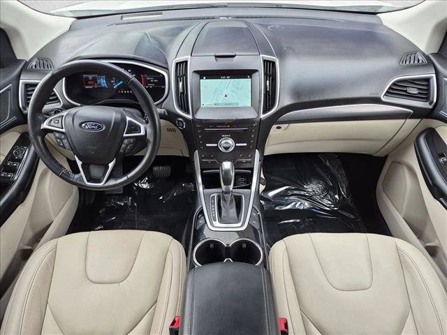 Used 2017 Ford Edge Titanium w/ Equipment Group 302A AWD/4WD image 18