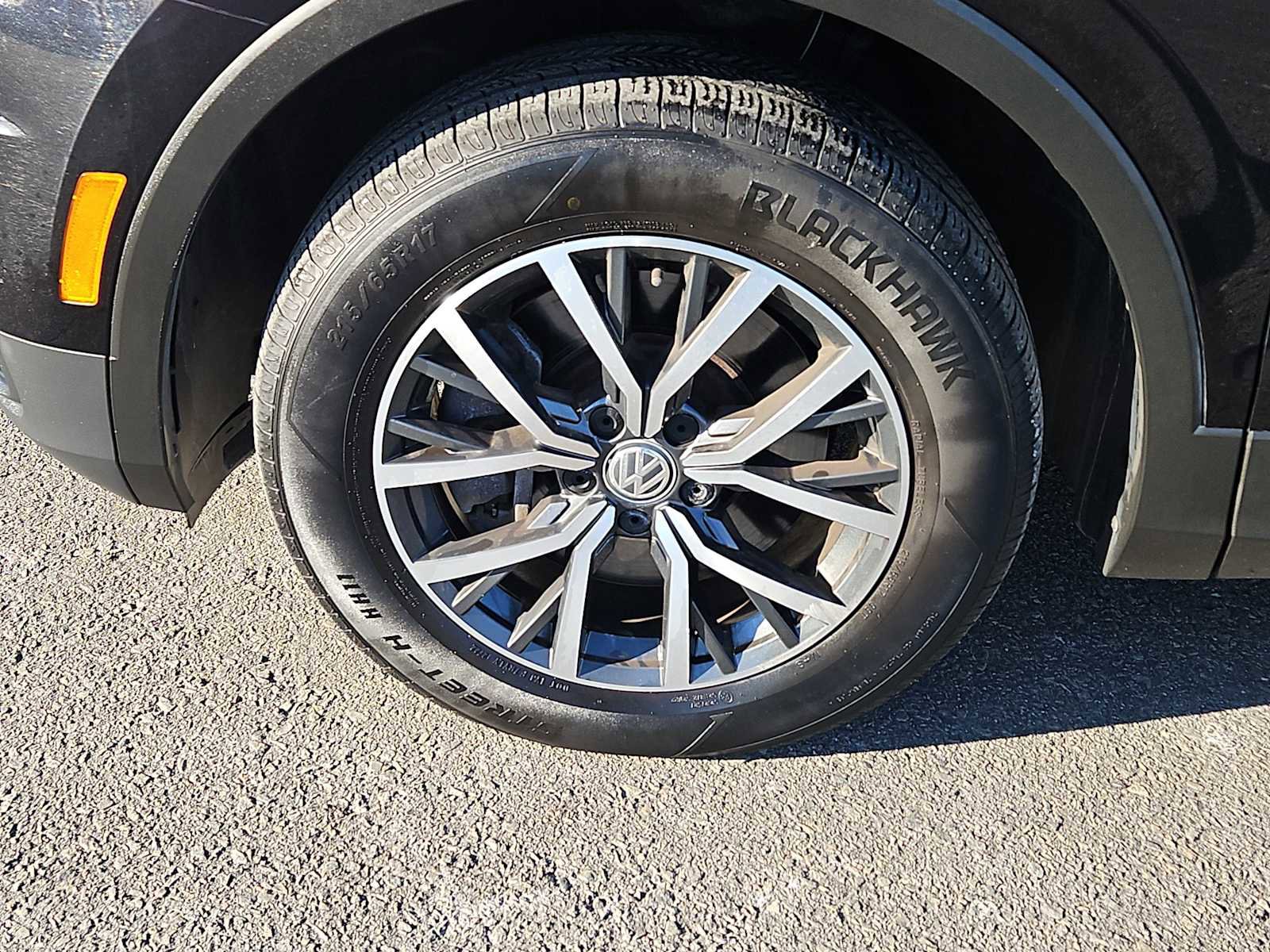 Used 2019 Volkswagen Tiguan SE w/ Panoramic Sunroof Package AWD/4WD image 7