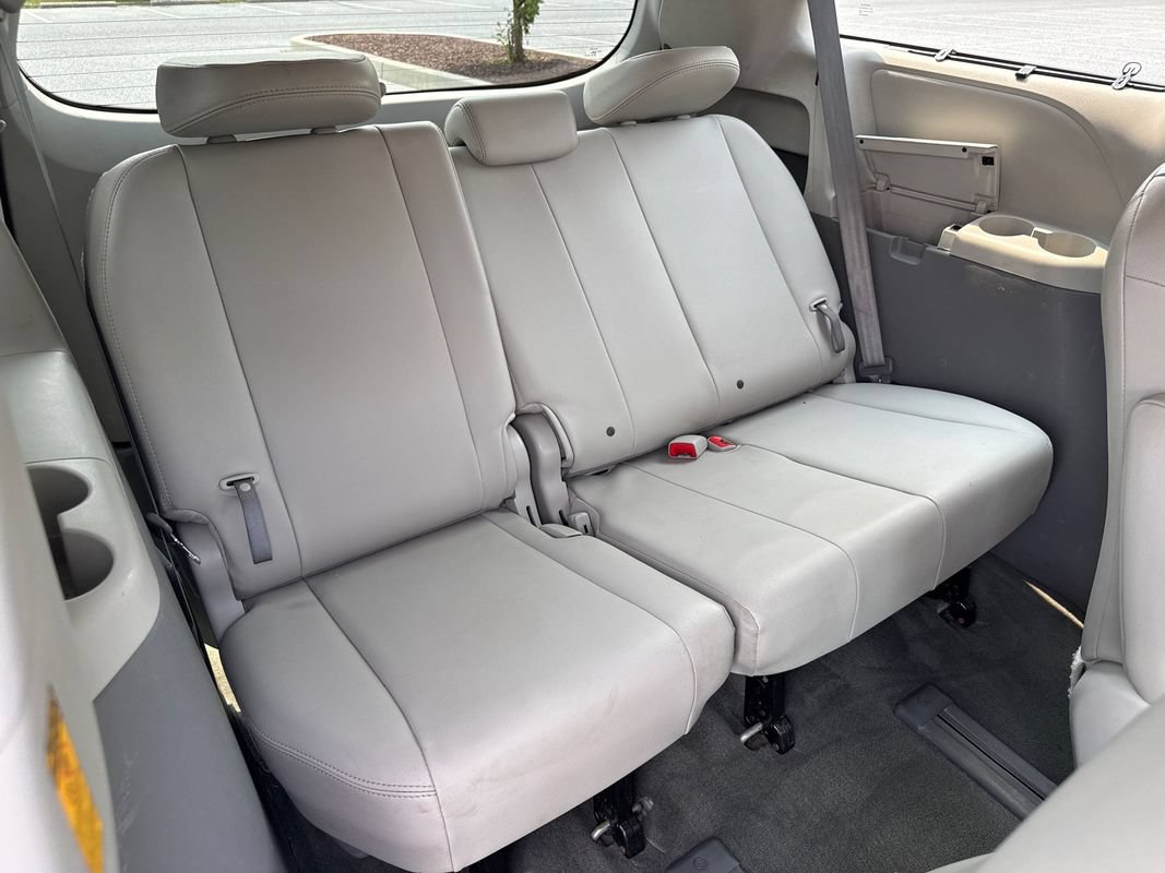 Used 2014 Toyota Sienna XLE AWD/4WD image 14