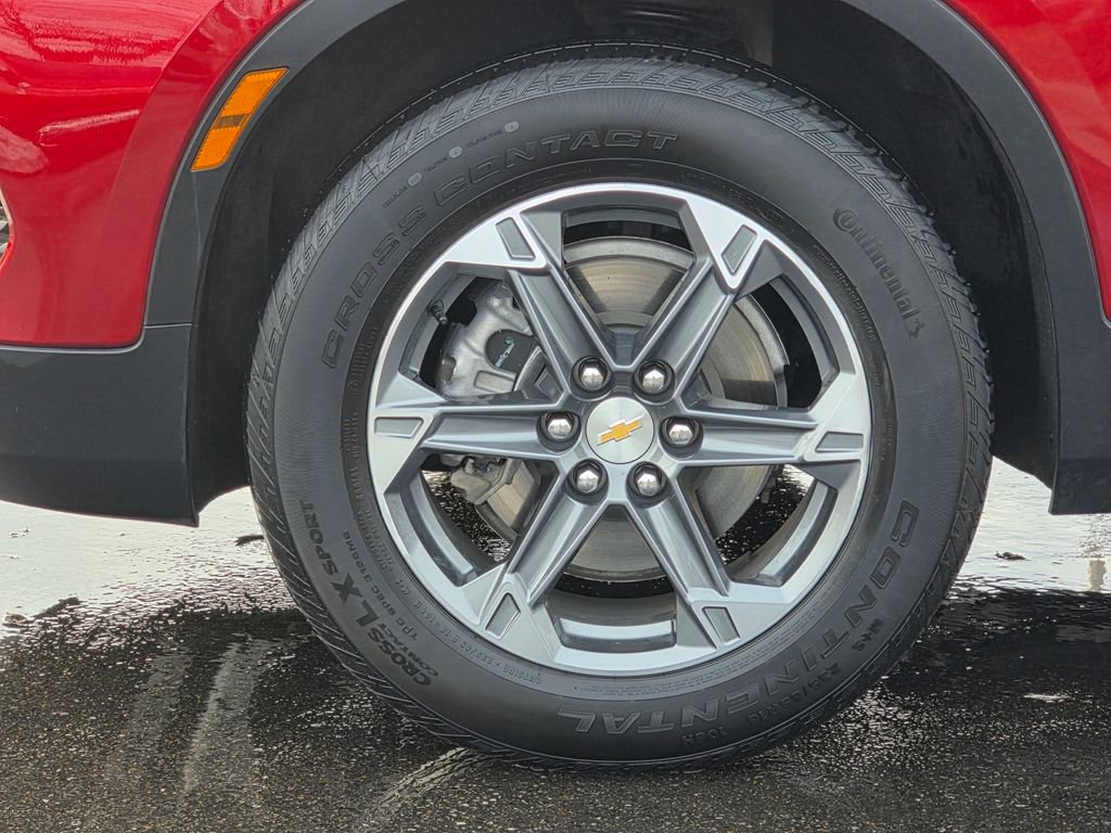 Used 2025 Chevrolet Blazer LT image 9