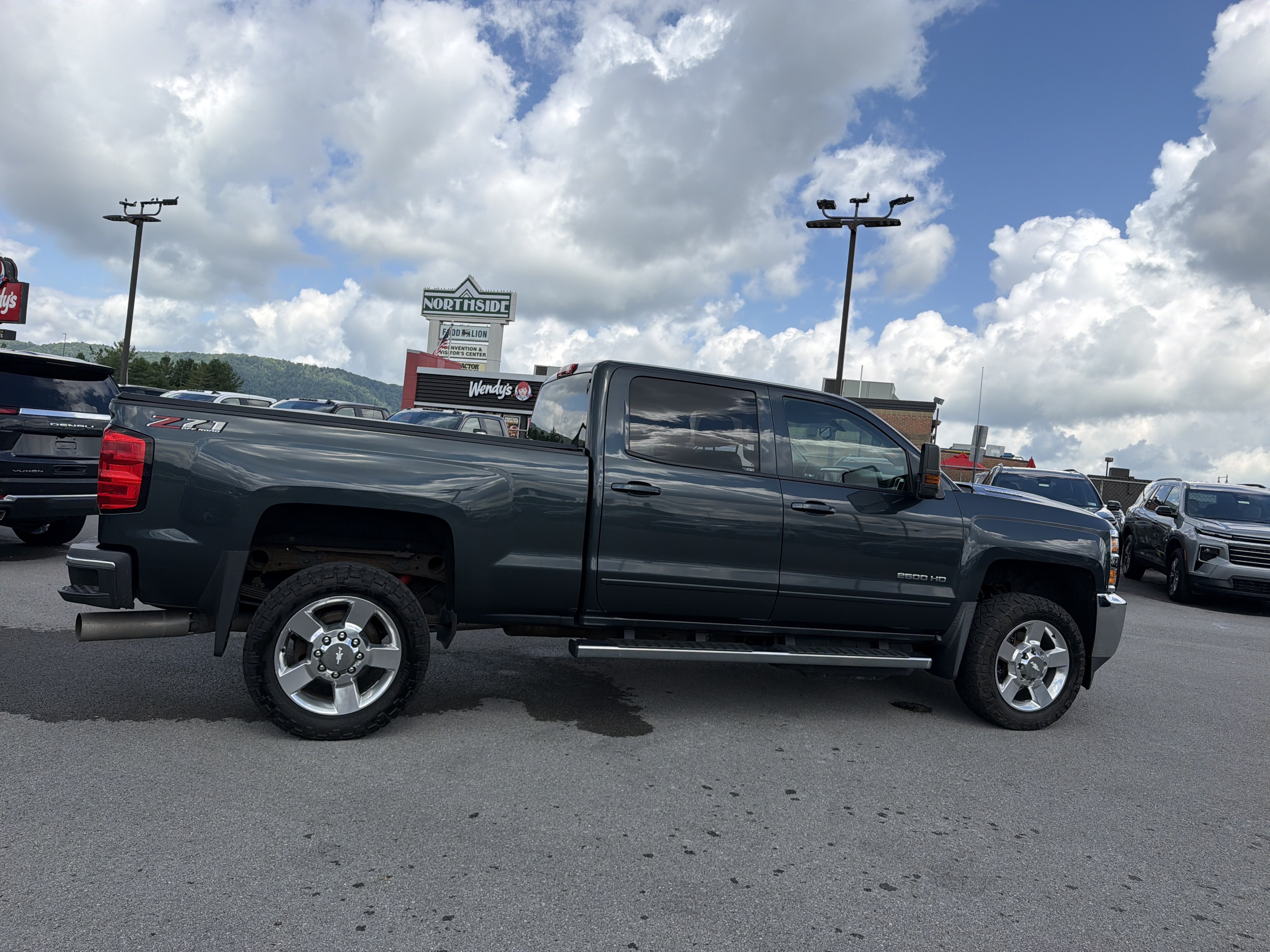 Used 2018 Chevrolet Silverado 2500 LT w/ LT Convenience Package AWD/4WD image 5