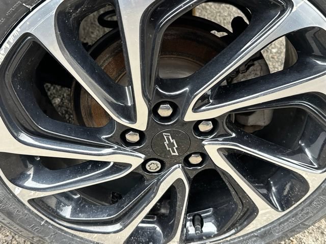 Used 2023 Chevrolet Bolt EUV Premier w/ Sun & Sound Package FWD image 6