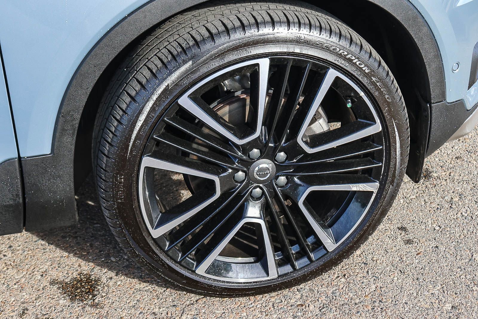 Used 2022 Volvo XC40 T5 Inscription w/ Advanced Package image 15