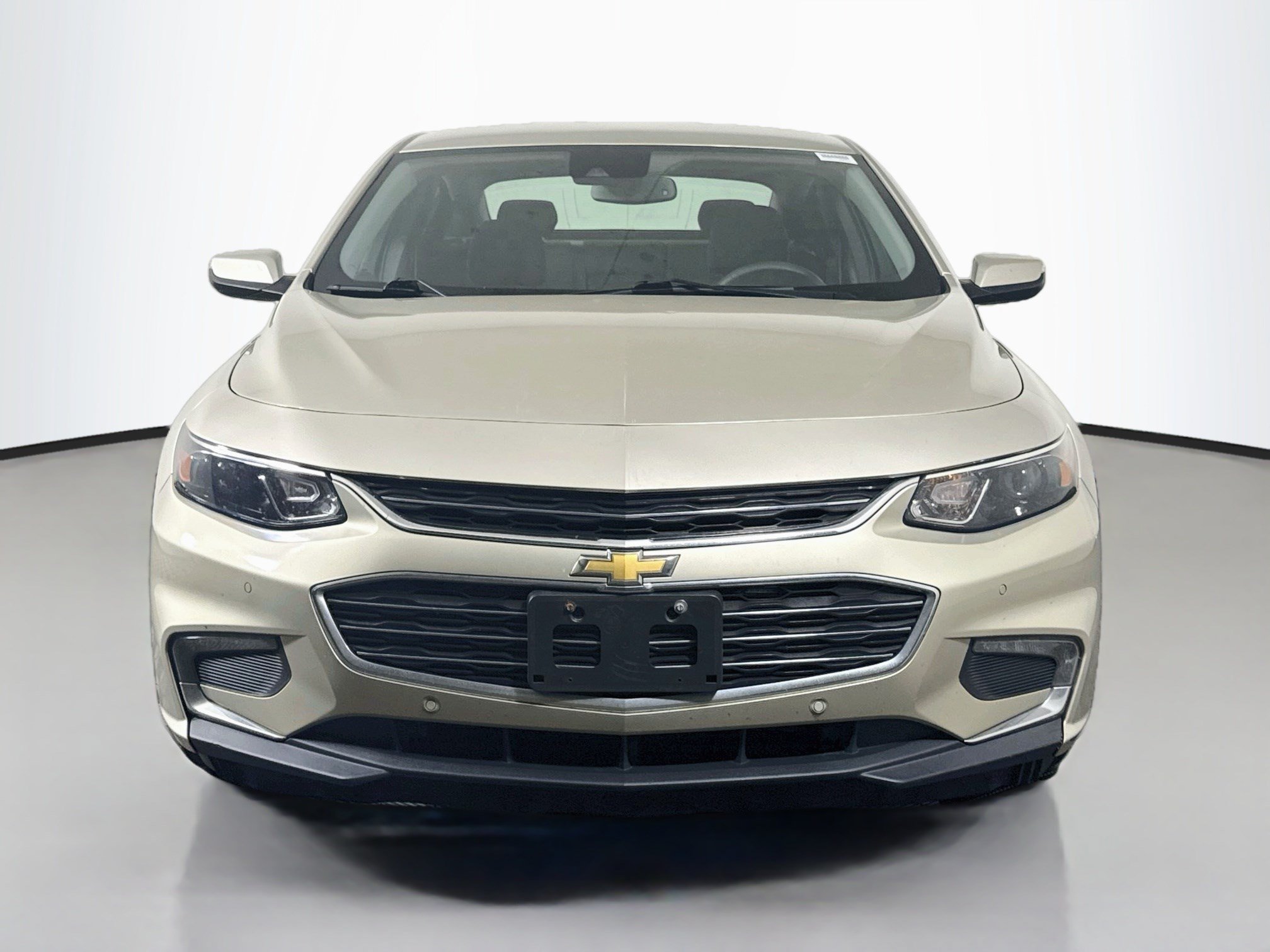 Used 2016 Chevrolet Malibu LT w/ Driver Confidence Package FWD image 2