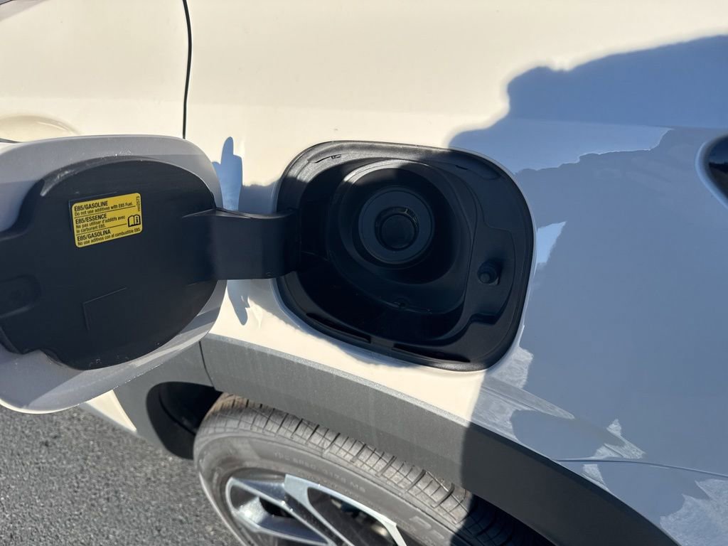 New 2026 Chevrolet Trax RS w/ Sunroof Package image 25