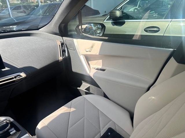 Certified 2024 BMW iX xDrive50 w/ Sport Package AWD/4WD image 23