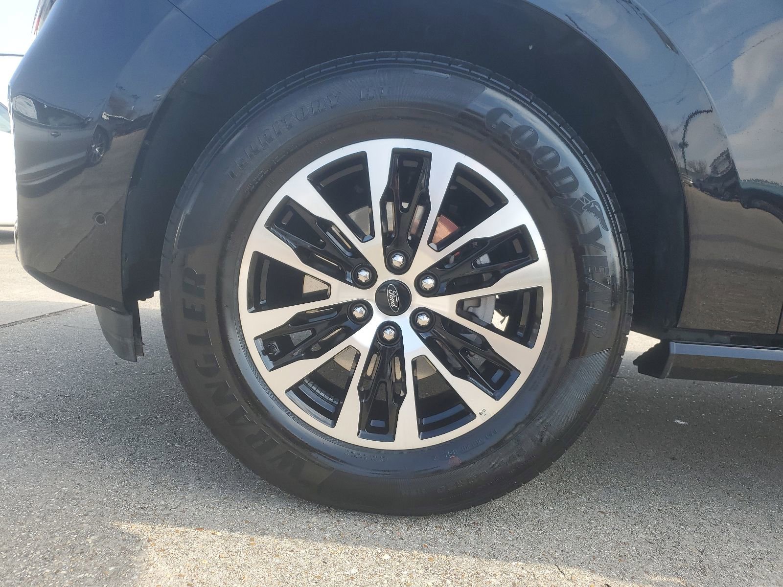 Used 2025 Ford Expedition Max Platinum image 6