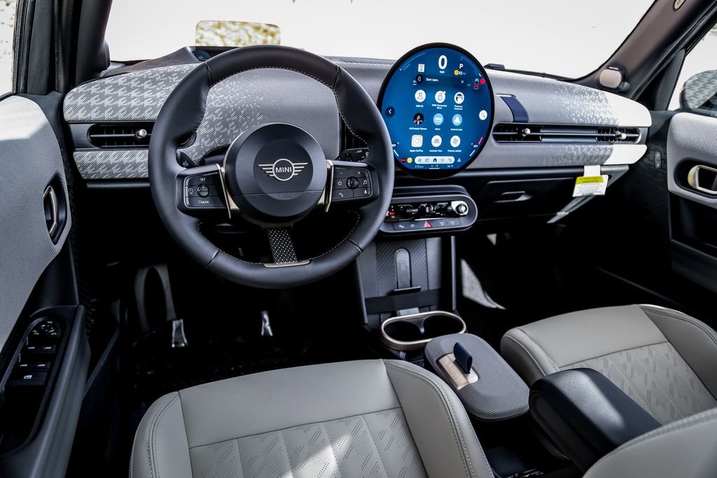 New 2026 MINI Cooper 4-Door Hardtop image 9