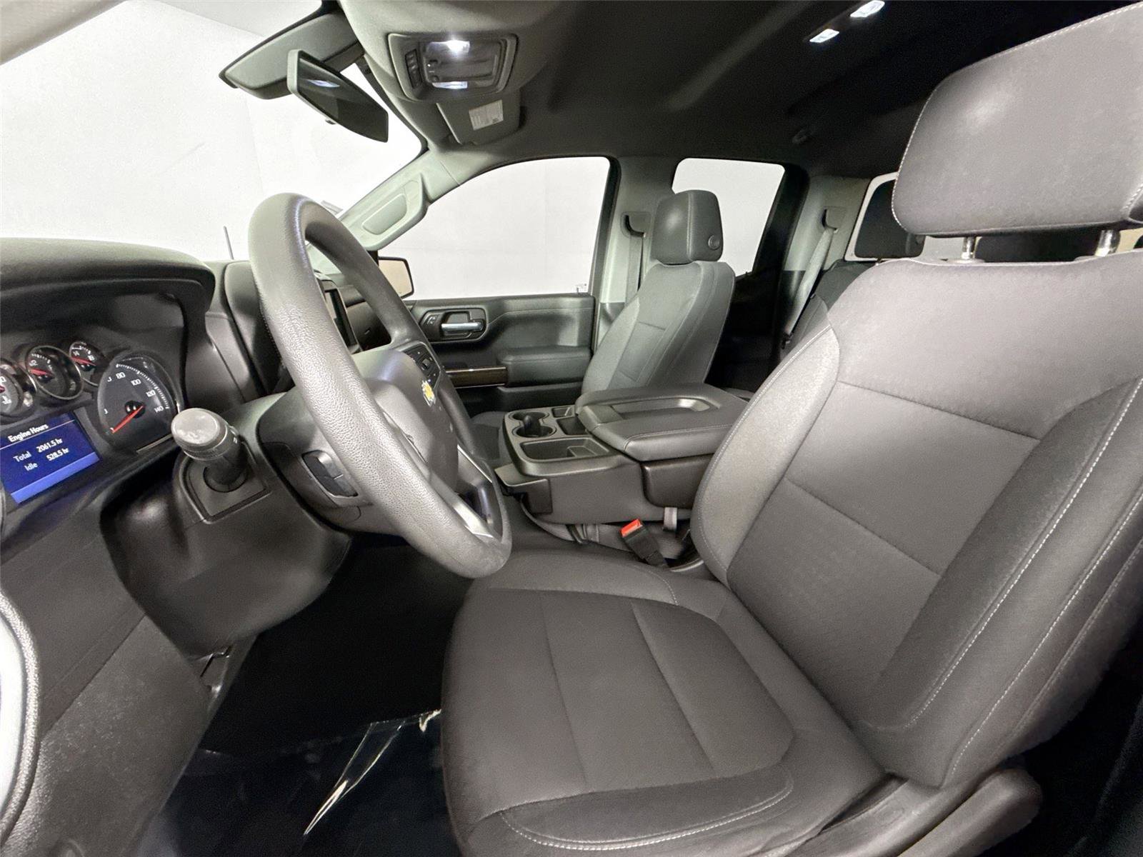 Used 2020 Chevrolet Silverado 1500 LT w/ Trailering Package image 3