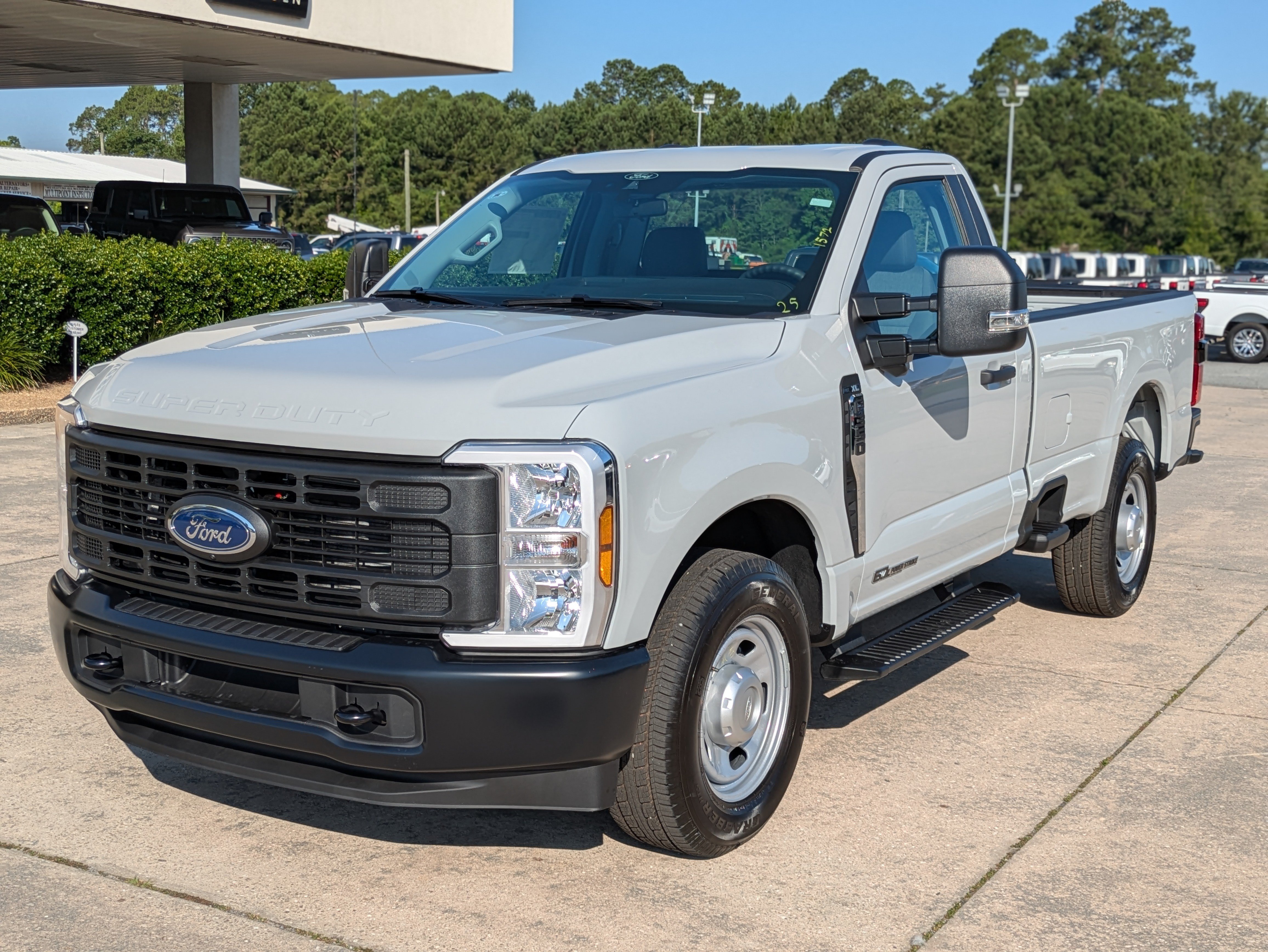 Used 2025 Ford F350 XL w/ 360-Degree Camera Package RWD image 3
