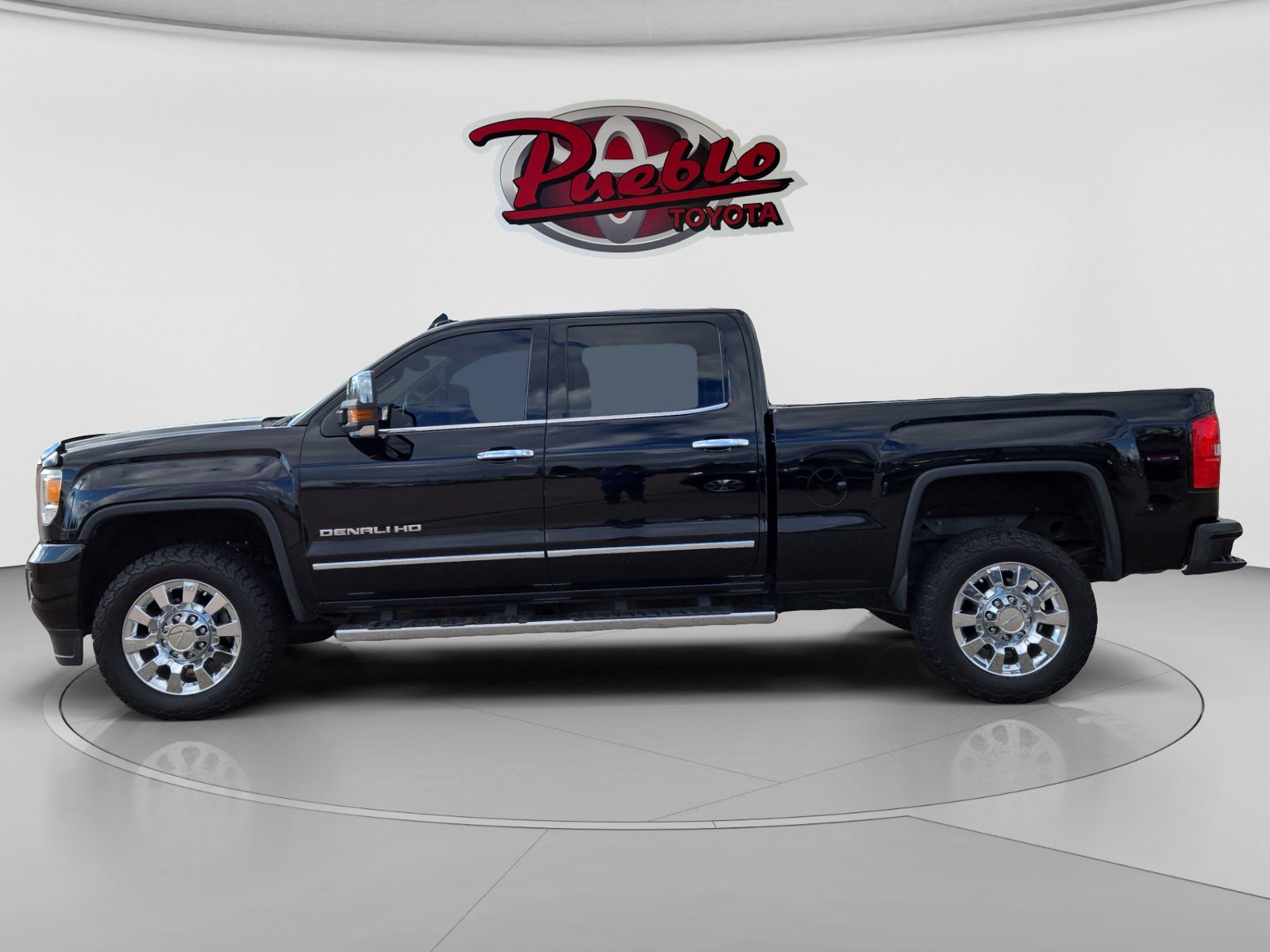 Used 2015 GMC Sierra 2500 Denali w/ Duramax Plus Package AWD/4WD image 2