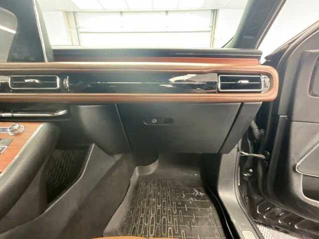 Used 2020 Lincoln Aviator Reserve w/ Class IV Trailer Tow Package AWD/4WD image 11