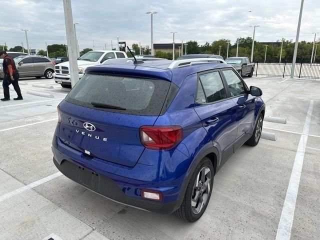 Used 2025 Hyundai Venue SEL FWD image 8