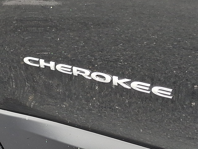 Used 2019 Jeep Cherokee Latitude Plus w/ Comfort/Convenience Group AWD/4WD image 30