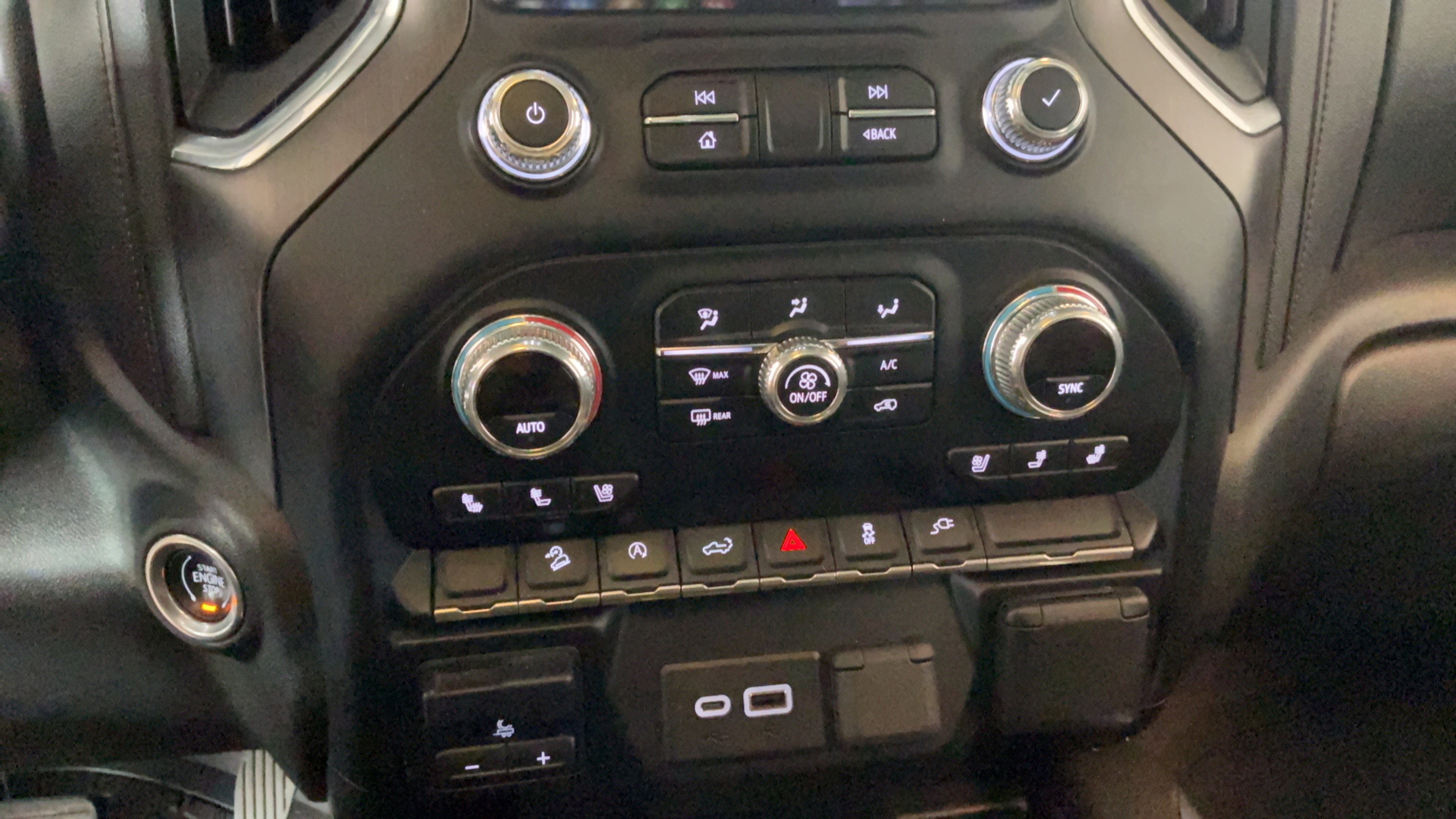 Used 2019 GMC Sierra 1500 AT4 w/ AT4 Preferred Package AWD/4WD image 14