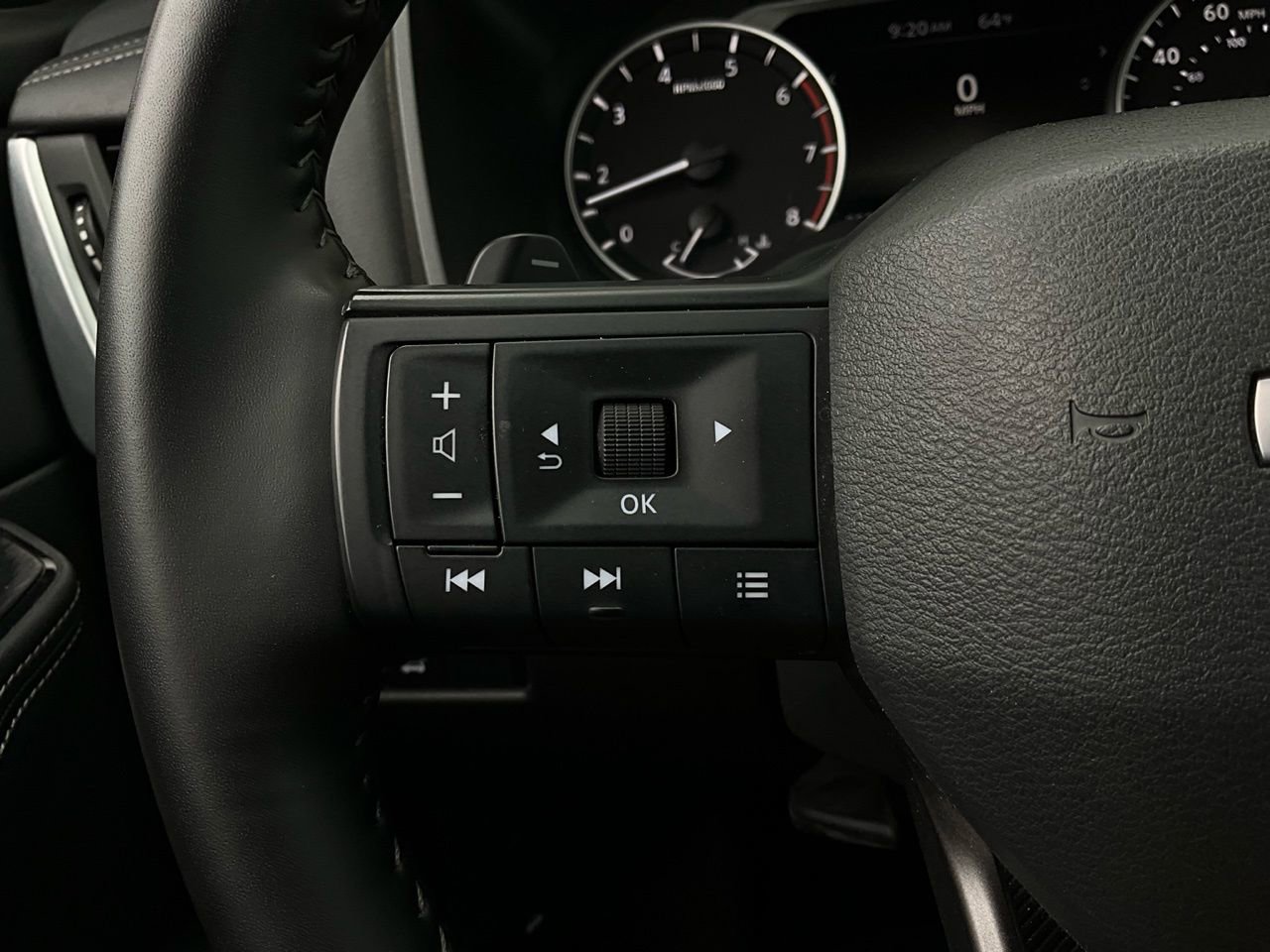 Used 2025 Nissan Rogue SV image 32