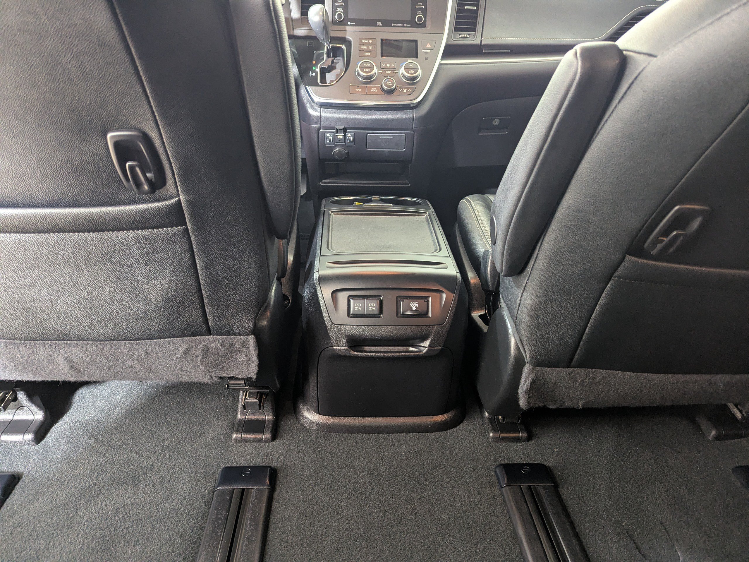Used 2019 Toyota Sienna SE w/ SE Preferred Package AWD/4WD image 12