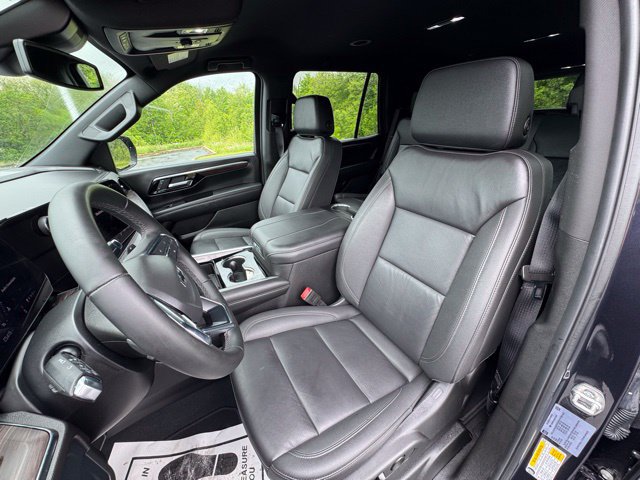 Used 2025 Chevrolet Tahoe Z71 AWD/4WD image 16