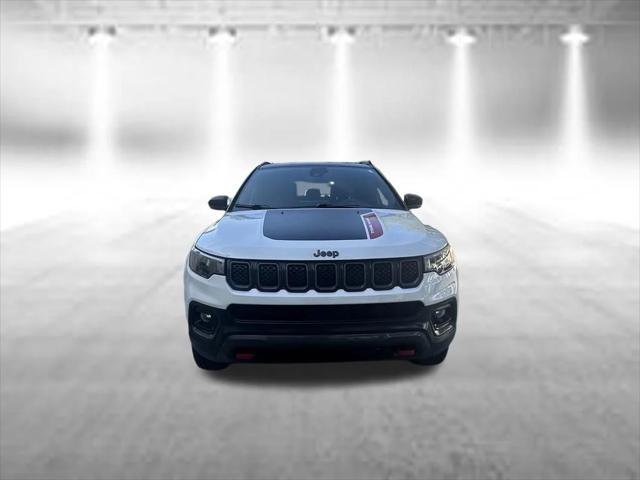 Certified 2023 Jeep Compass Trailhawk AWD/4WD image 2