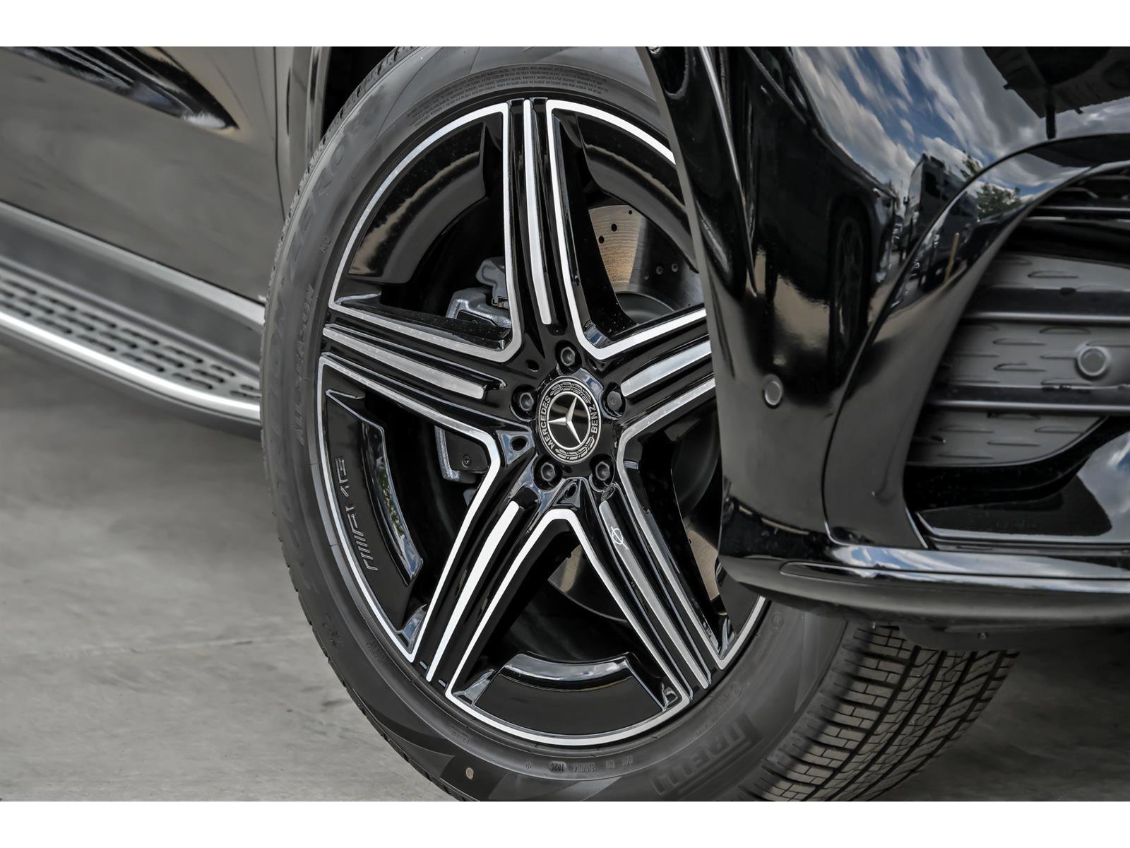 New 2026 Mercedes-Benz GLE 450 4MATIC image 3