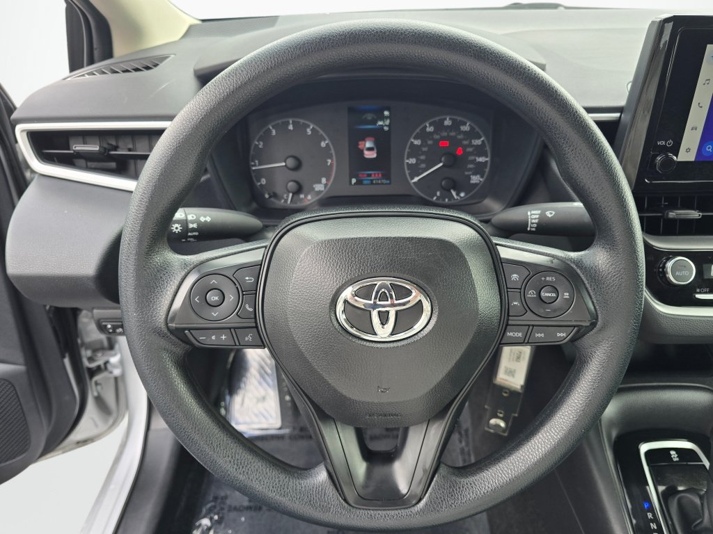 Used 2025 Toyota Corolla LE FWD image 14