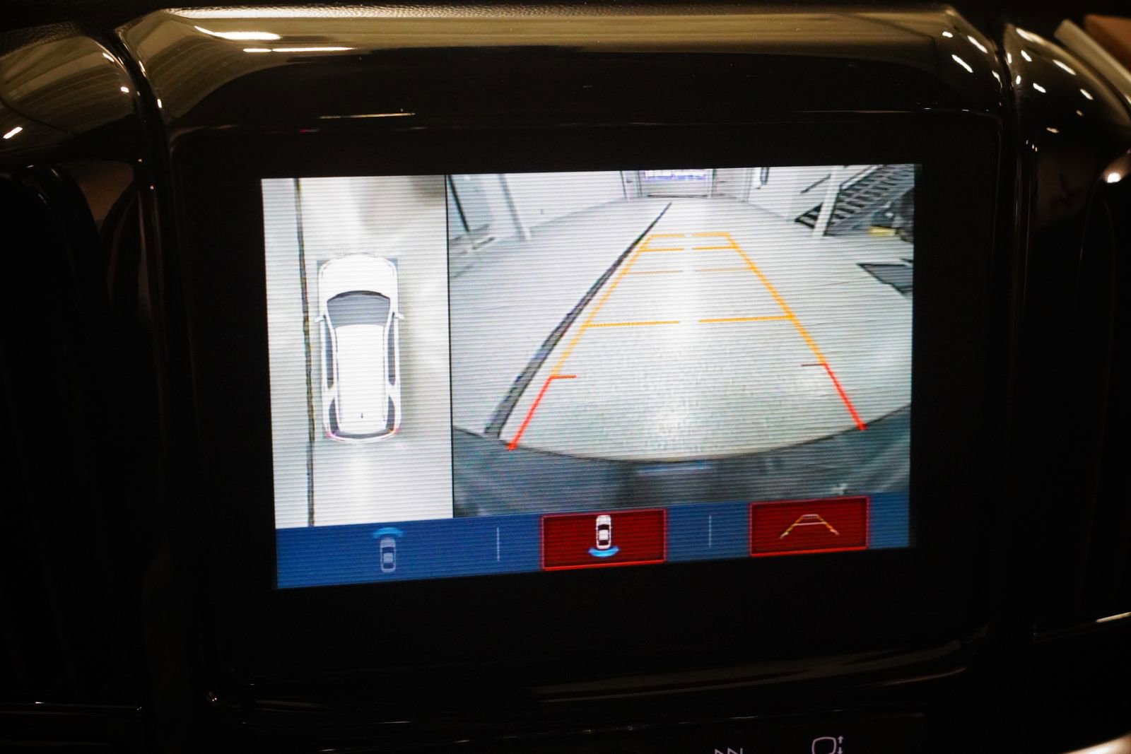 Used 2019 Chevrolet Traverse High Country w/ LPO, Floor Liner Package image 24