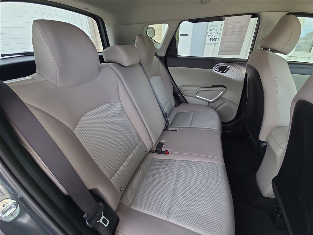 Used 2023 Kia Soul LX w/ LX Technology Package image 24