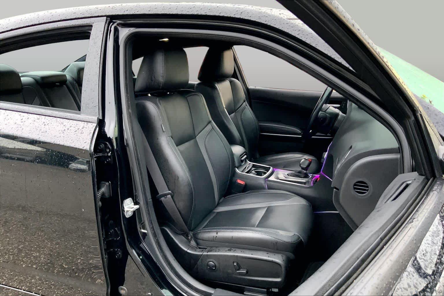 Used 2022 Dodge Charger SXT w/ Leather Interior Group RWD image 9
