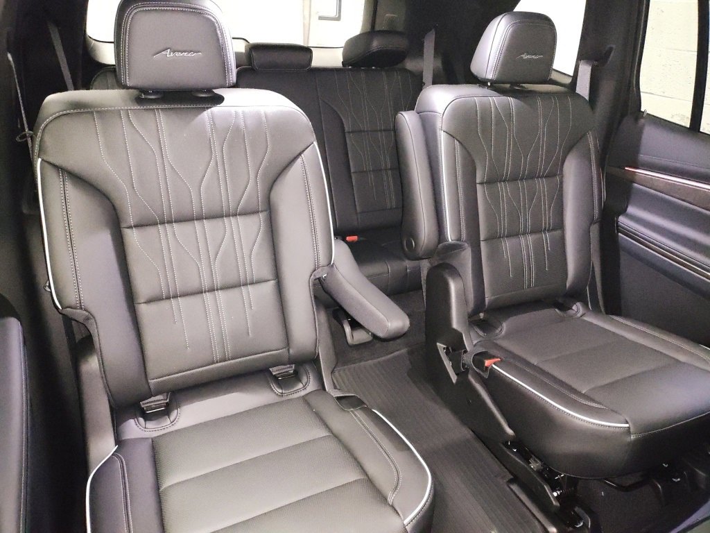 New 2026 Buick Enclave Avenir w/ Super Cruise Package image 11
