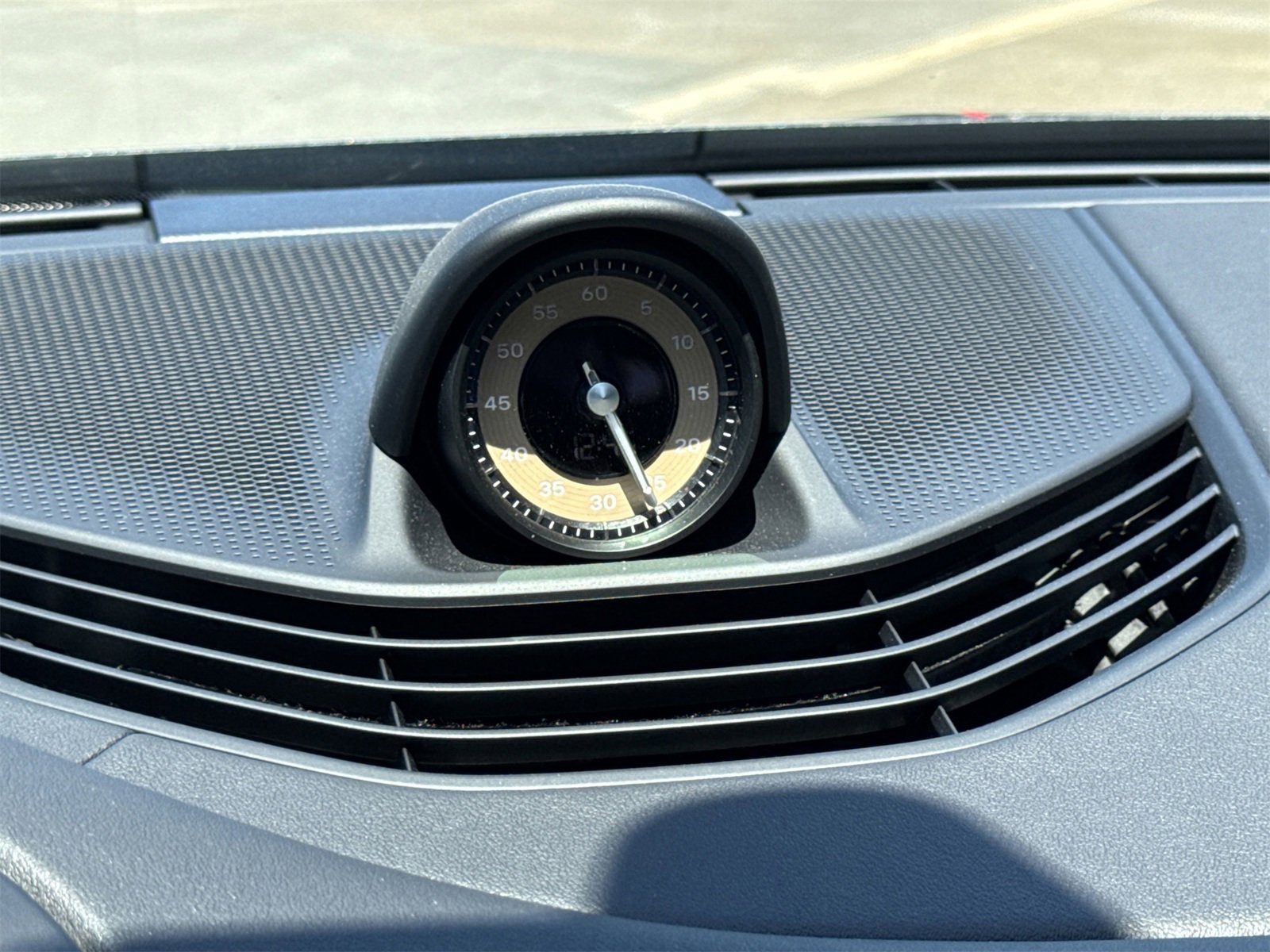 New 2025 Porsche Taycan 4S image 24