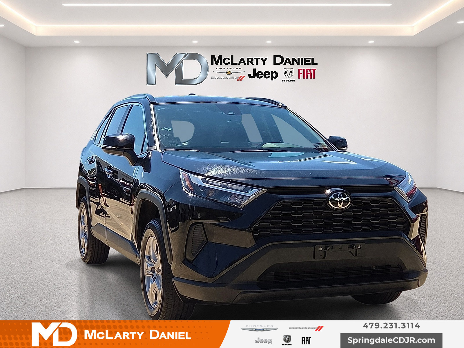 Used 2025 Toyota RAV4 XLE AWD/4WD image 1