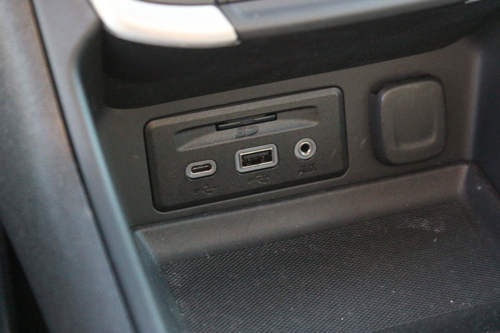 Used 2022 GMC Terrain SLT w/ Infotainment Package II FWD image 30