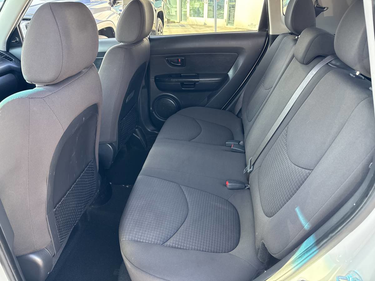 Used 2013 Kia Soul FWD image 14