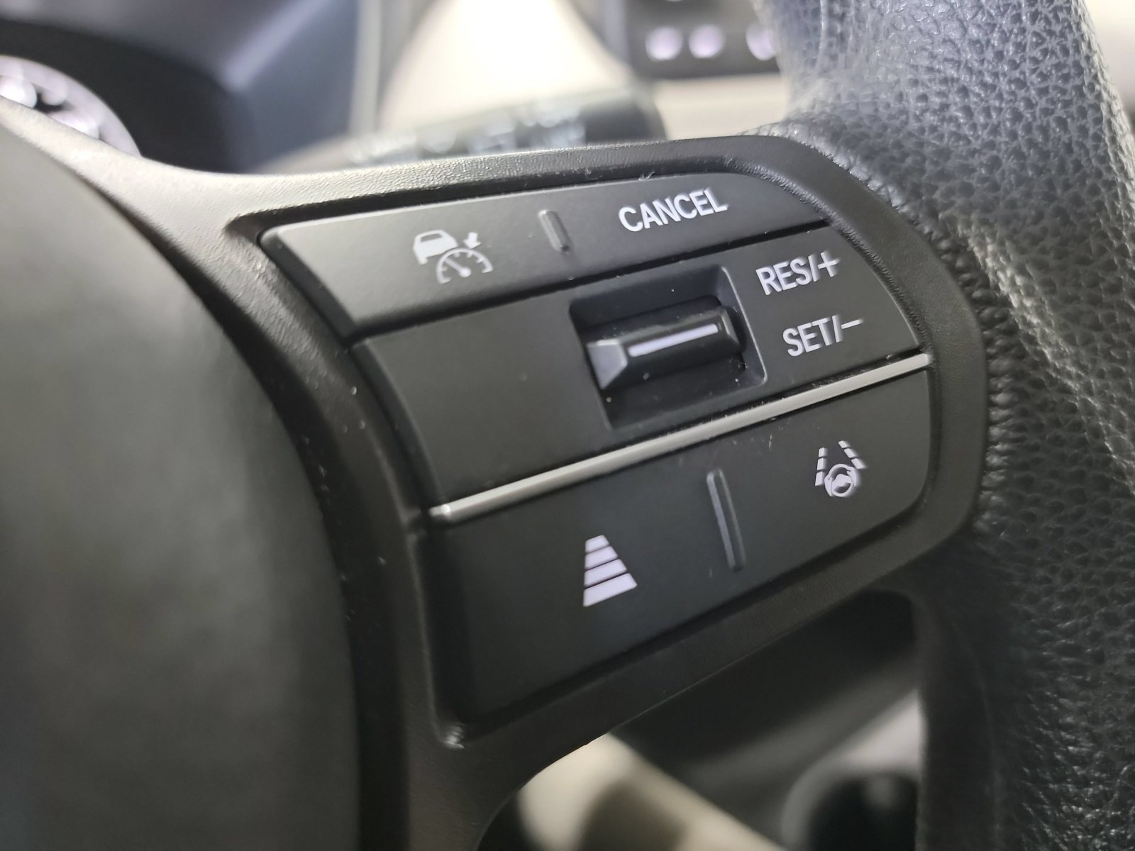Certified 2024 Honda HR-V LX image 33