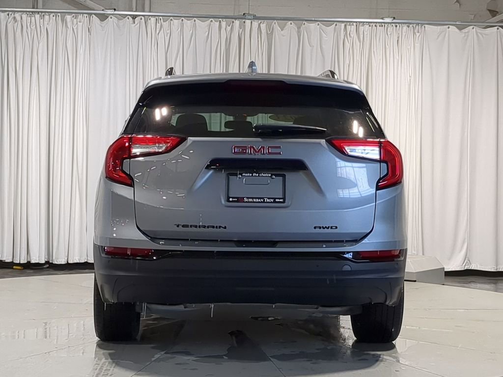 Used 2023 GMC Terrain SLE w/ Driver Convenience Package image 13