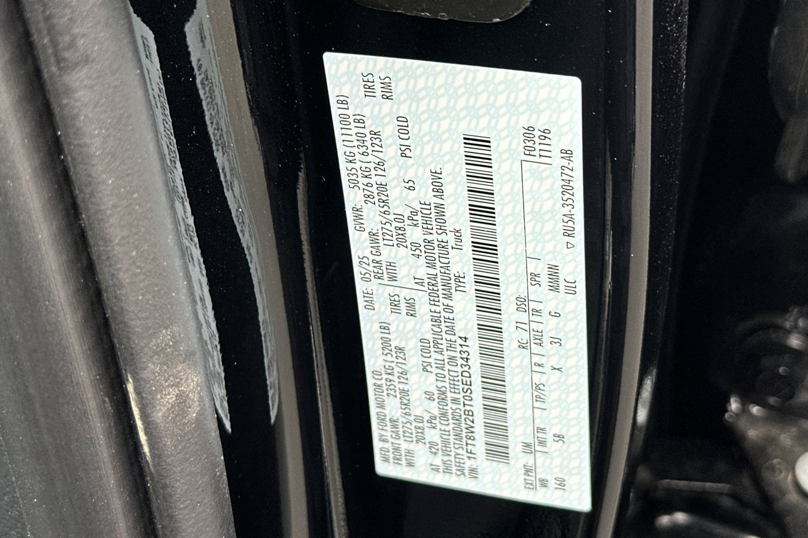 New 2025 Ford F250 Lariat w/ Black Appearance Package image 27