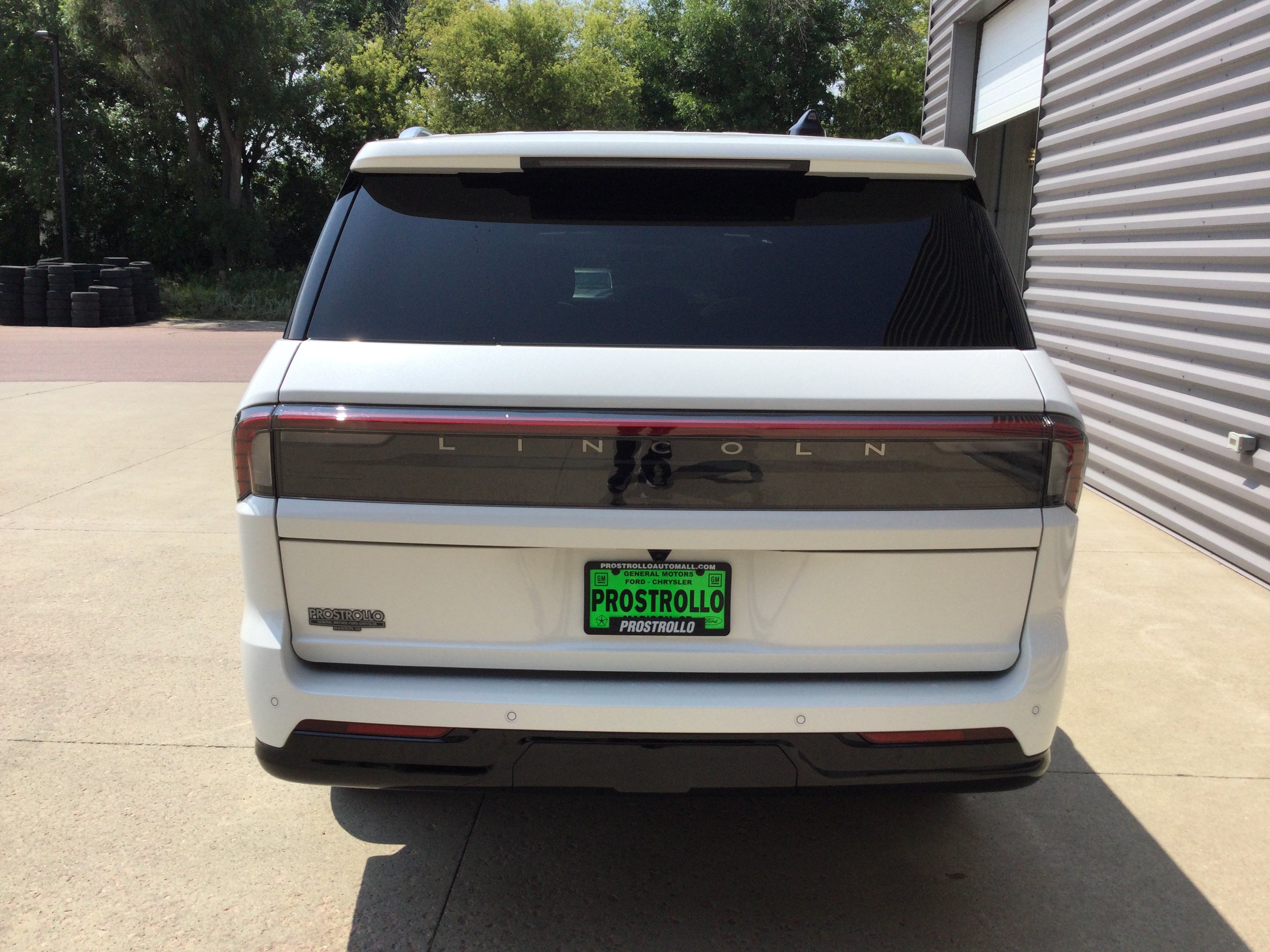 New 2027 Lincoln Navigator L Reserve AWD/4WD image 4