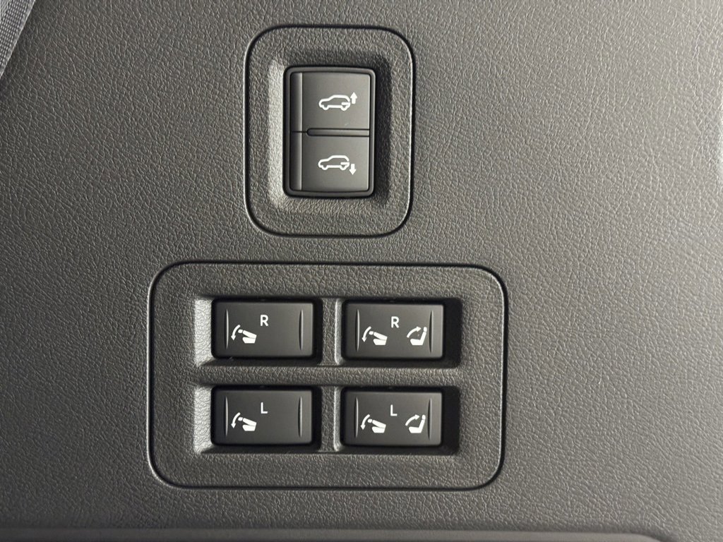 New 2025 Nissan Armada Platinum Reserve image 25