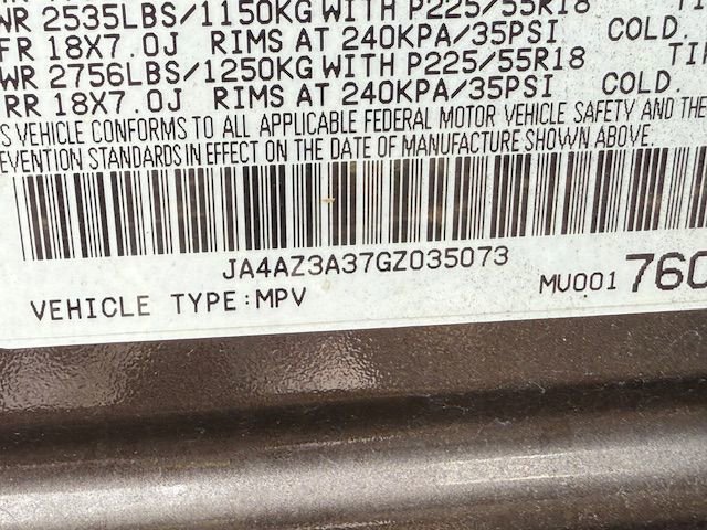 Used 2016 Mitsubishi Outlander SE image 2