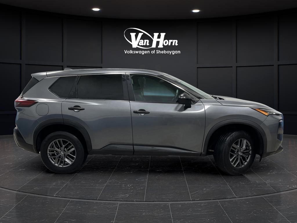 Used 2021 Nissan Rogue S AWD/4WD image 2