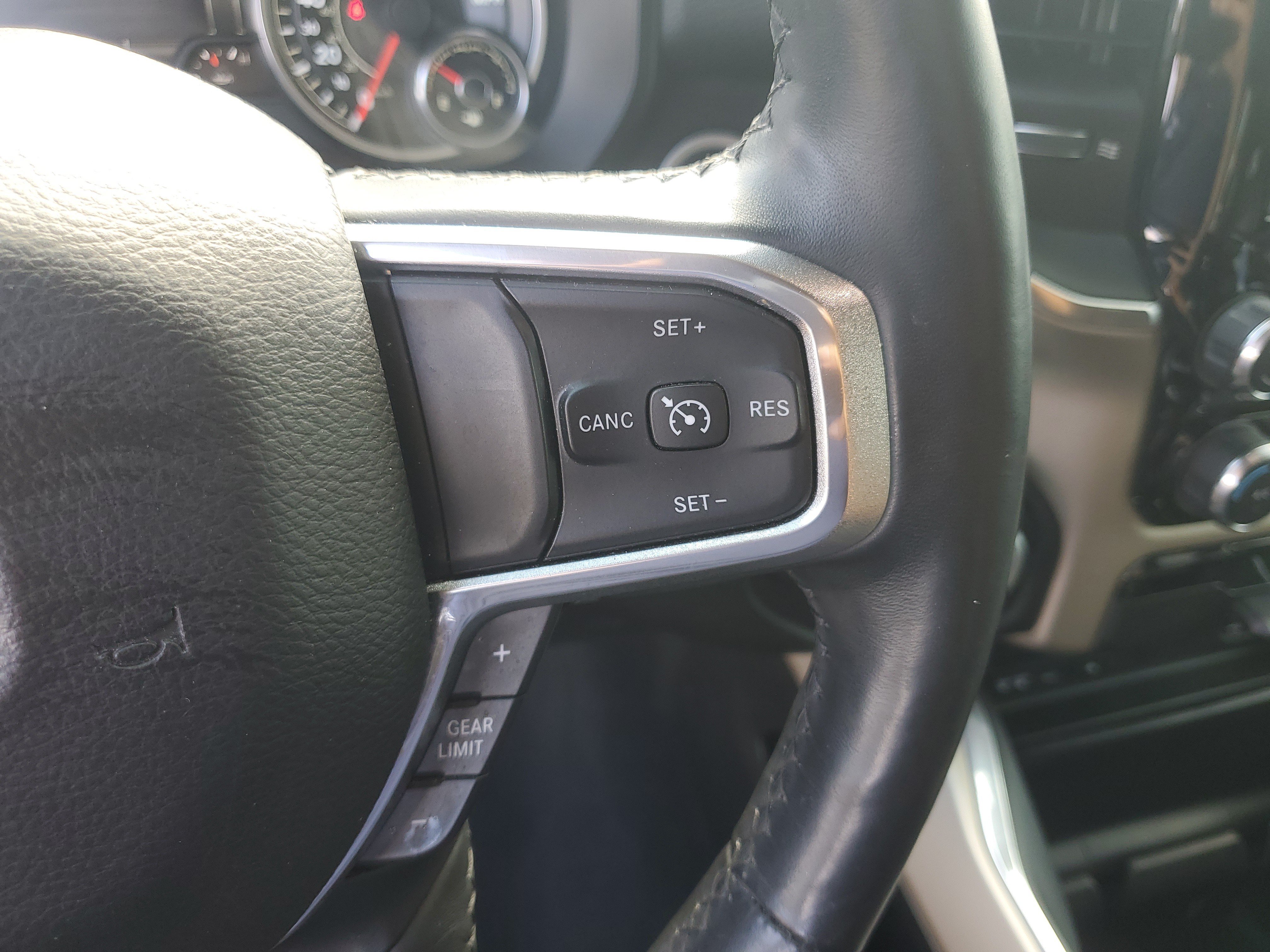 Used 2019 RAM 1500 Laramie RWD image 17