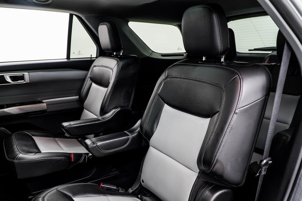 Used 2022 Ford Explorer XLT w/ Equipment Group 202A image 38