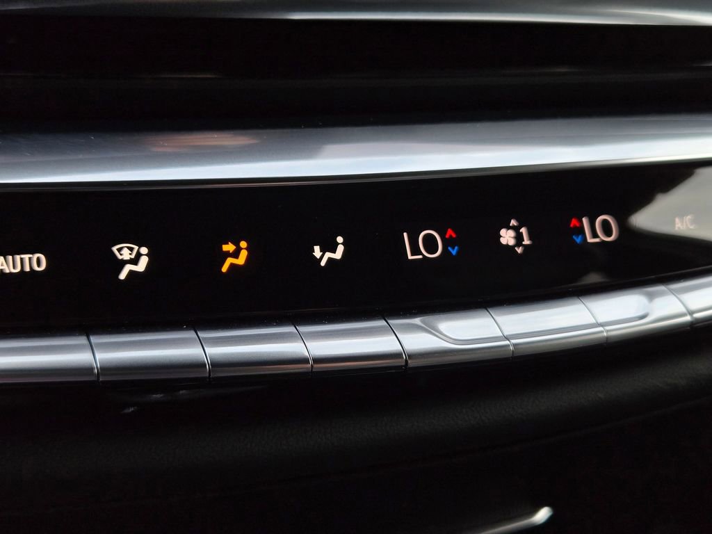 Certified 2025 Cadillac Lyriq Luxury w/ LPO, Floor Liner Package image 22