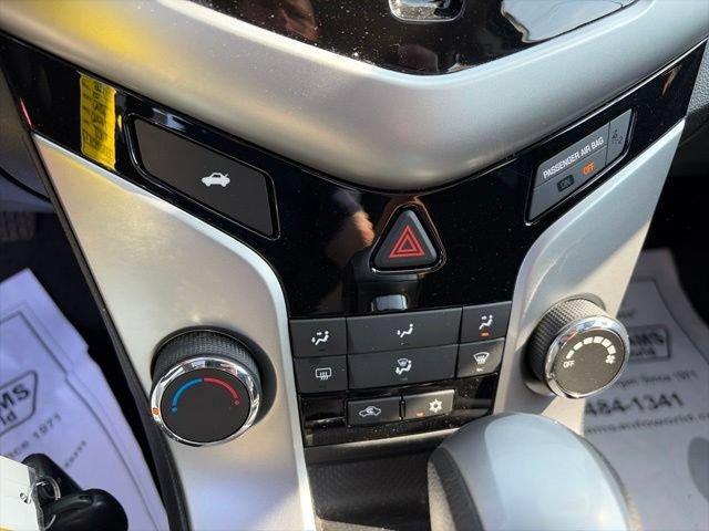Used 2016 Chevrolet Cruze LT w/ Sun And Sound Package FWD image 10