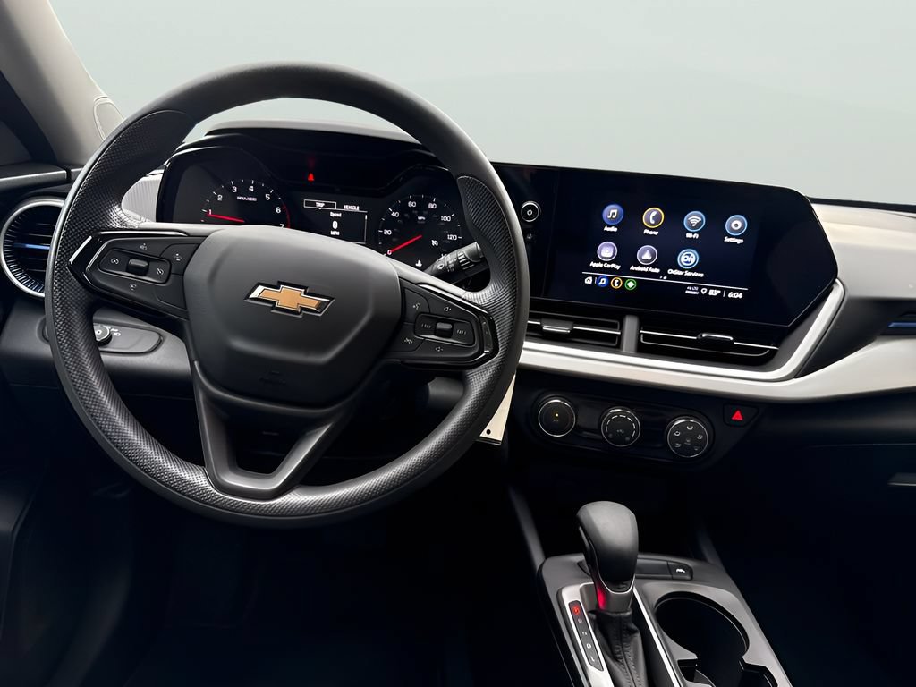 Used 2024 Chevrolet Trax LS FWD image 21