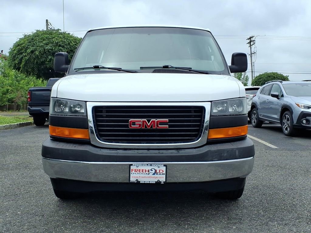 Used 2017 GMC Savana 2500 RWD image 2
